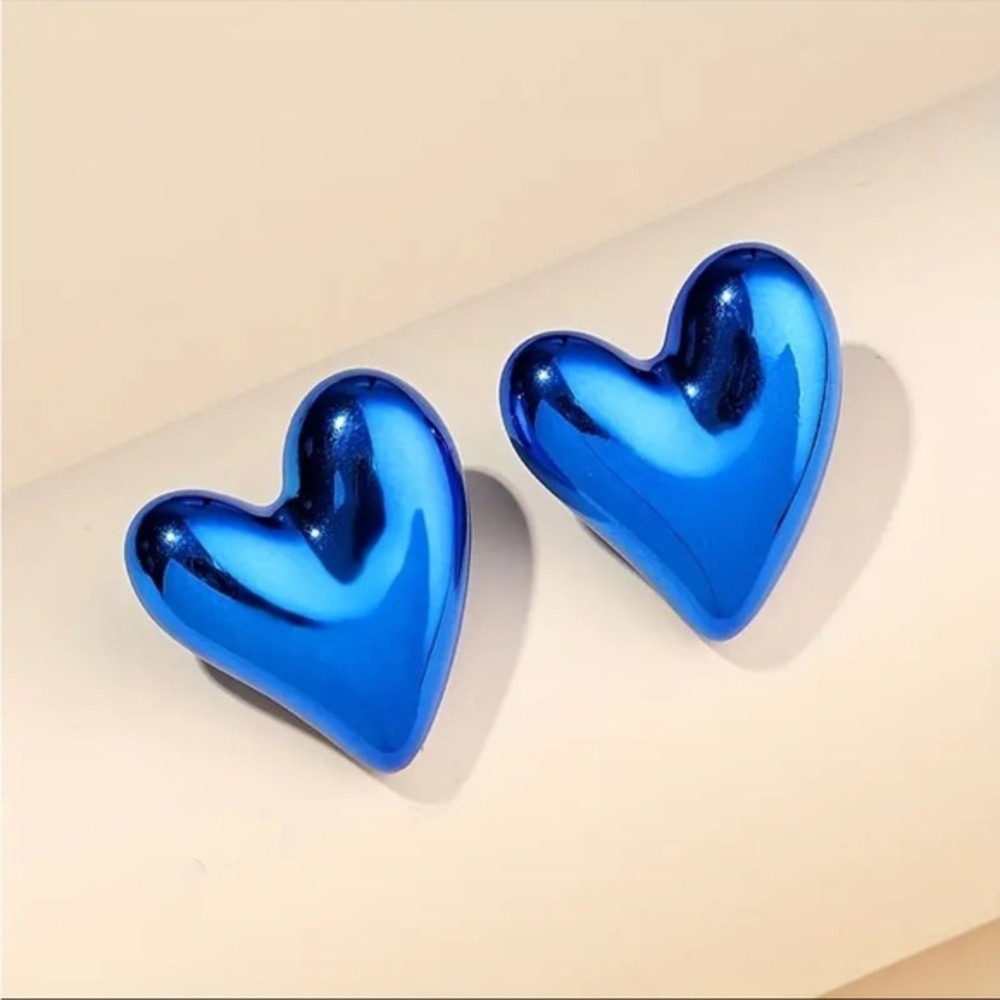 Blue heart earrings- minimalist jewelry-stud earrings- plastic cute earrings